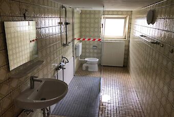 Badezimmer EG