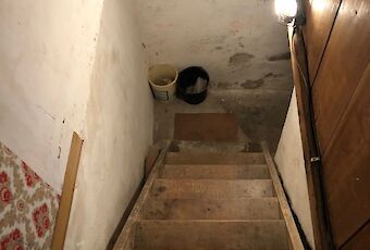 Treppe in das Kellergeschoss