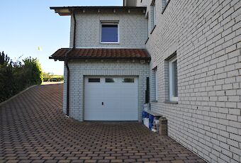 Garage 2