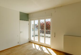 Zimmer Balkon OG