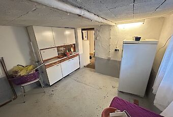 Keller